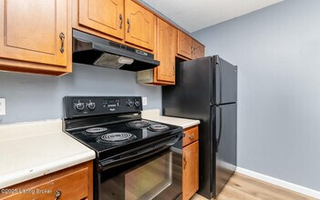 530 Independence Ct in Radcliff, KY - Building Photo - Building Photo