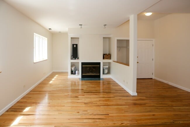 3345 N Southport Ave, Unit J08P in Chicago, IL - Building Photo - Building Photo