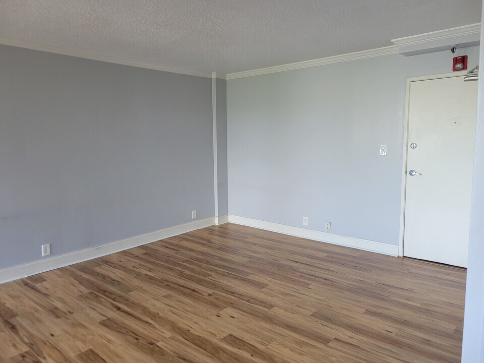 1131 Stringers Ridge Rd in Chattanooga, TN - Building Photo