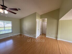 9 Banyan Course Run in Ocala, FL - Building Photo