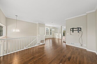 2106 Rugen Rd in Glenview, IL - Building Photo - Building Photo