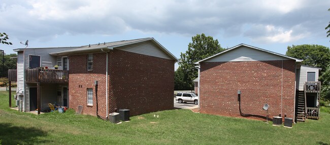 809 S Church St in Asheboro, NC - Building Photo - Building Photo