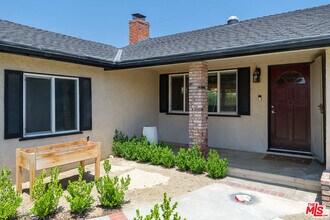 826 Crestfield Dr in Duarte, CA - Building Photo - Building Photo