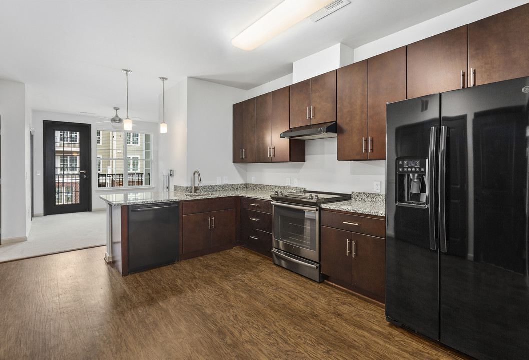 The Woods at Birchwood - Active Adult 55+ in Ashburn, VA - Foto de edificio