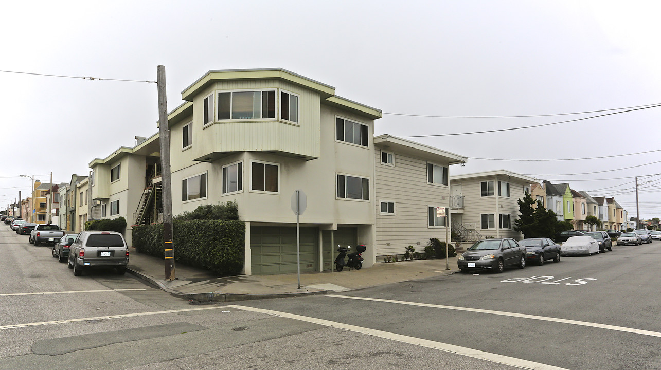 3329 Taraval St in San Francisco, CA - Foto de edificio