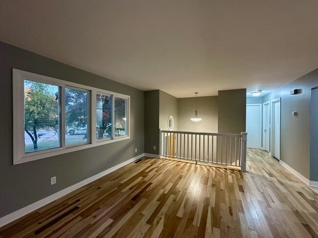 6020 Candlewood Ct in Minneapolis, MN - Building Photo - Building Photo