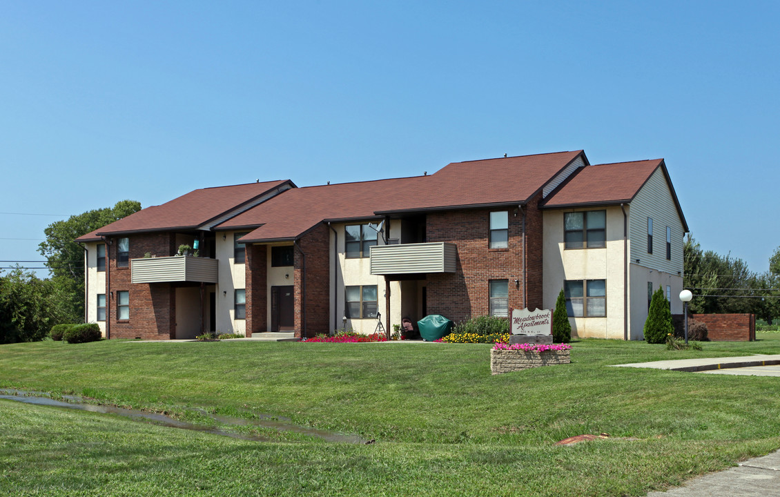 Meadowbrook Apartments in Hebron, OH - Foto de edificio