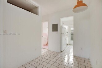 835 Meridian Ave in Miami Beach, FL - Building Photo - Building Photo