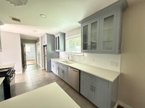 7144 Kernel St in Houston, TX - Building Photo - Building Photo