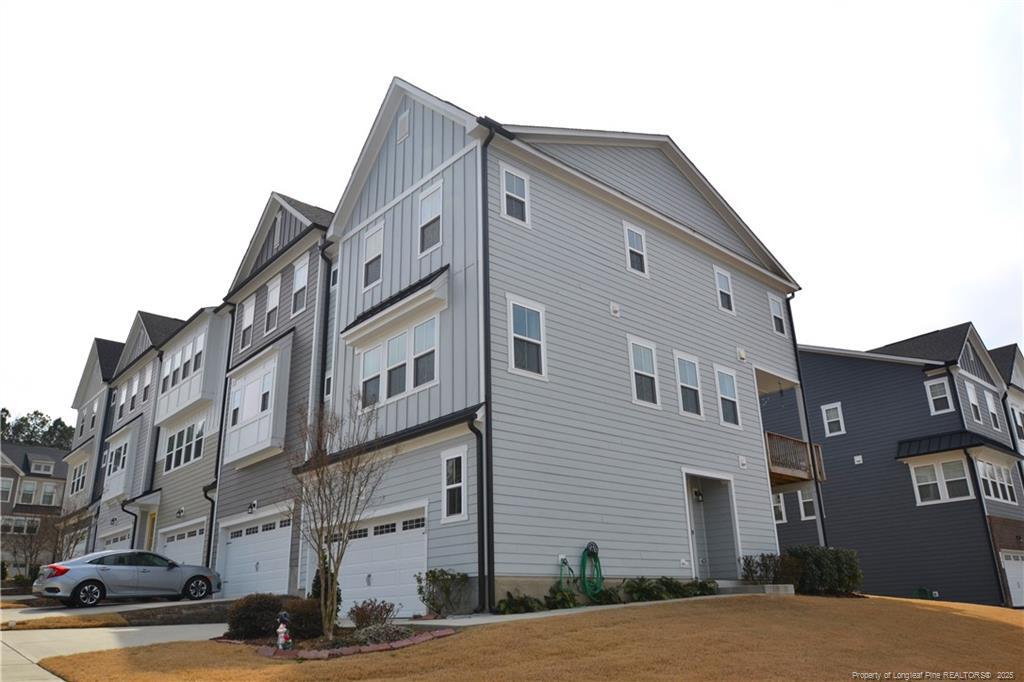 820 Grafton Peak Ln in Apex, NC - Foto de edificio