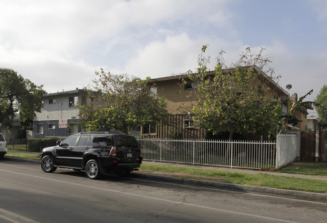 1818-1820 W Glenoaks Ave in Anaheim, CA - Building Photo - Building Photo