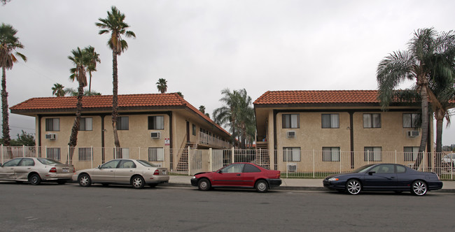 Seven Palms in Sylmar, CA - Building Photo - Building Photo