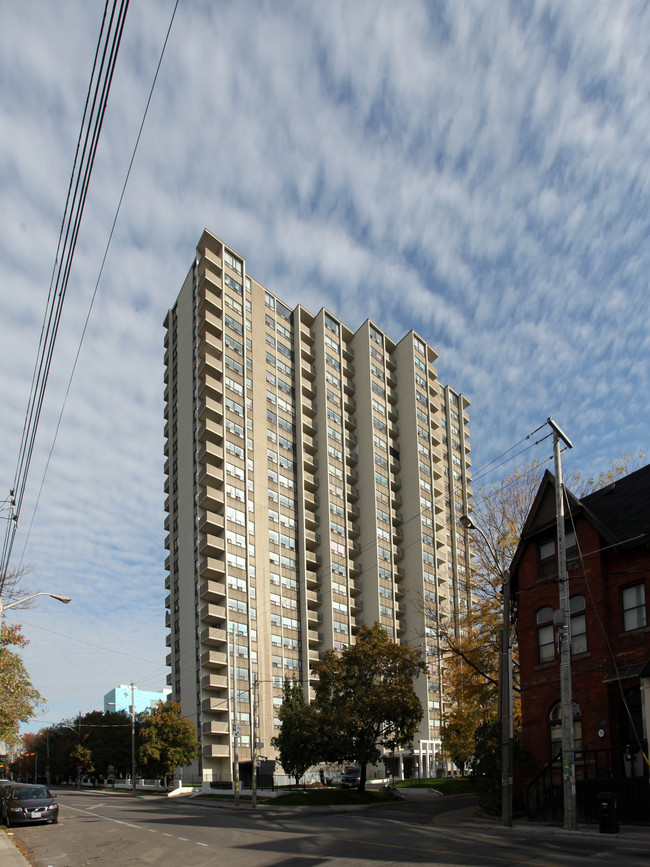 Gallery Towers in Toronto, ON - Building Photo - Building Photo