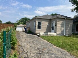 23850 Dormont Ave in Warren, MI - Building Photo