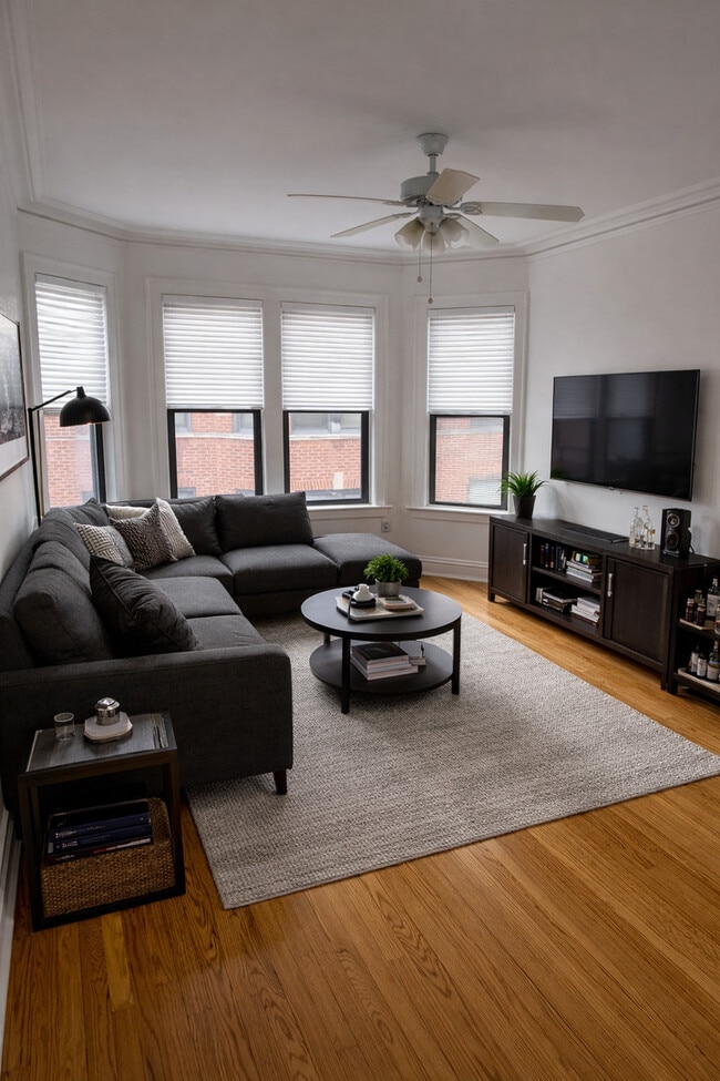 6865 S Crandon Ave in Chicago, IL - Building Photo - Building Photo