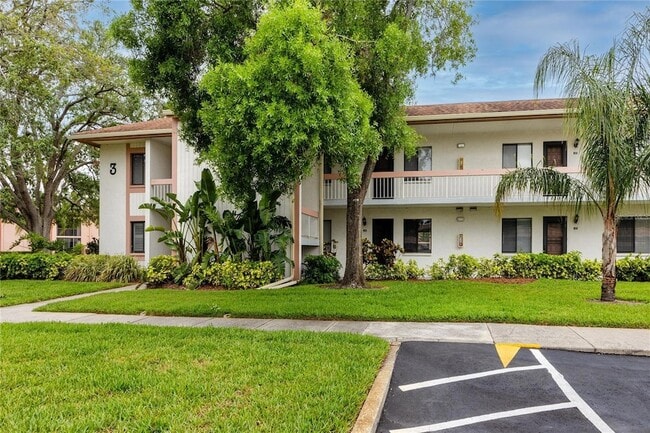 129 Lakeview Way in Oldsmar, FL - Building Photo - Building Photo