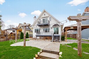 2222 E 75th St, Unit 00 - 00210 in Indianapolis, IN - Building Photo