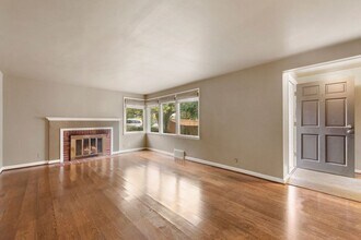 5150 46th Ave NE in Seattle, WA - Building Photo - Building Photo