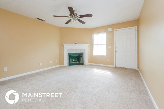 101 Bradesbury Ln in Locust Grove, GA - Foto de edificio - Building Photo