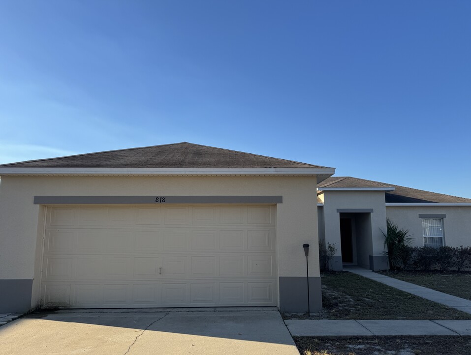 818 Fraser Dr in Kissimmee, FL - Building Photo