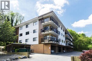 195 Mary St in Port Moody, BC - Building Photo