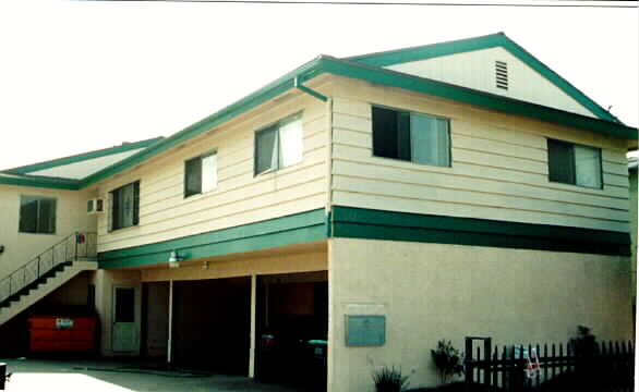 6324 Gifford Ave in Bell, CA - Building Photo - Building Photo