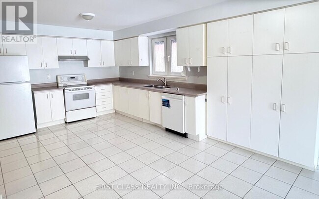 238 N Lake Rd in Richmond Hill, ON - Building Photo - Building Photo