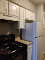 7621 McCallum Blvd in Dallas, TX - Building Photo