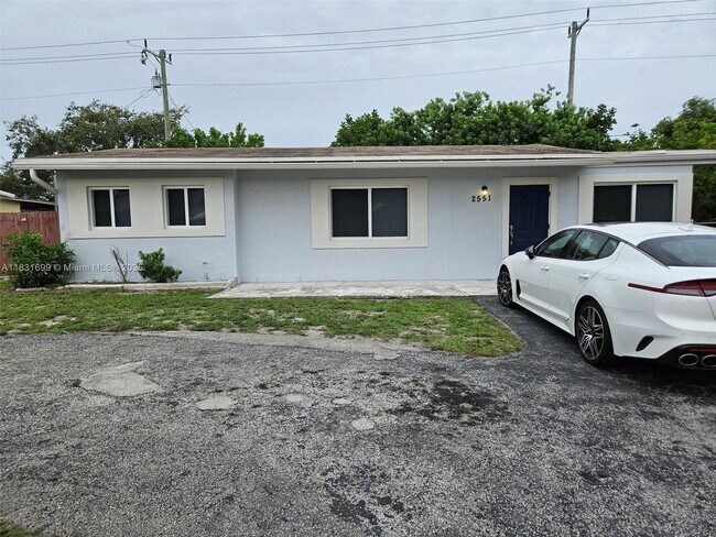 2551 NE 7th Terrace in Pompano Beach, FL - Building Photo - Building Photo