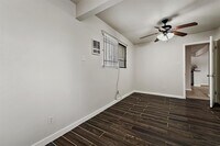 2516 Anita St photo'