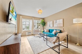 301 86th St in Miami Beach, FL - Foto de edificio - Building Photo