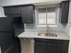 10001 Westpark Dr in Houston, TX - Building Photo - Building Photo