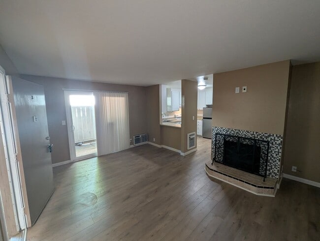 385 Camelback Rd in Pleasant Hill, CA - Building Photo - Building Photo