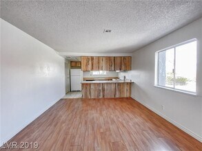 4768 W Sand Creek Ave in Las Vegas, NV - Building Photo - Building Photo