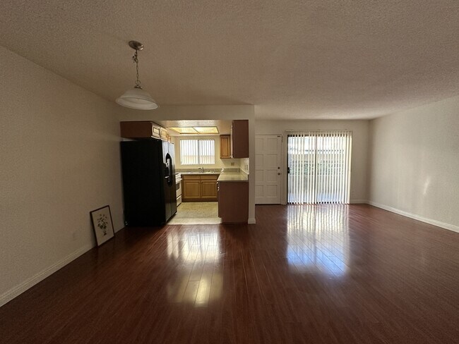 1110 E Wilson Ave in Glendale, CA - Building Photo - Building Photo