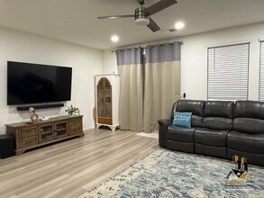 160 Hermosa Ct in Lincoln, CA - Building Photo - Building Photo