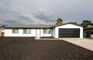 7877 Dundee Ave in Highland, CA - Building Photo