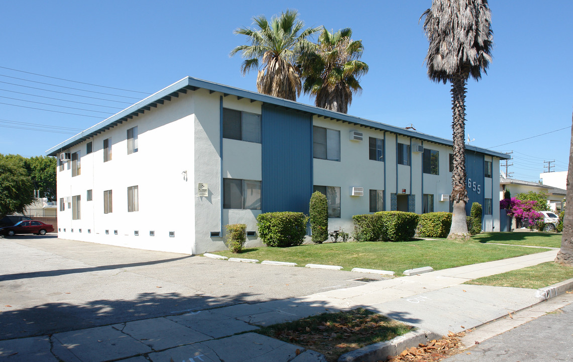 655 Ivy St in Glendale, CA - Foto de edificio