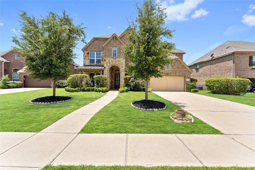 3614 Bonnie Bend Dr in Katy, TX - Foto de edificio