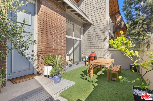 4350 Glencoe Ave in Marina Del Rey, CA - Building Photo - Building Photo