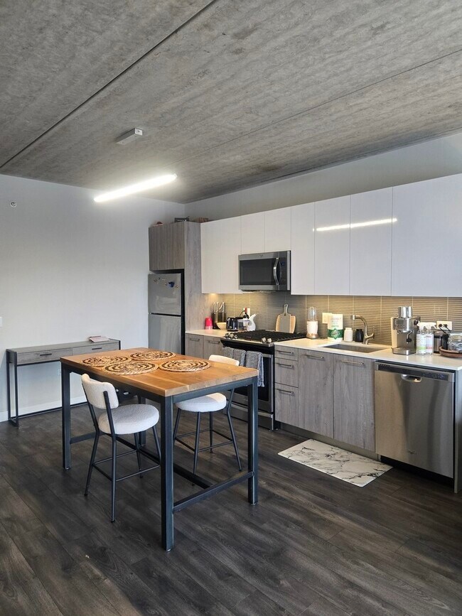 1743 N Leavitt St in Chicago, IL - Building Photo - Building Photo