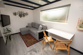 6350 Lake Alamor Ave, Unit Cute on Cul-De-Sac in San Diego, CA - Building Photo - Building Photo