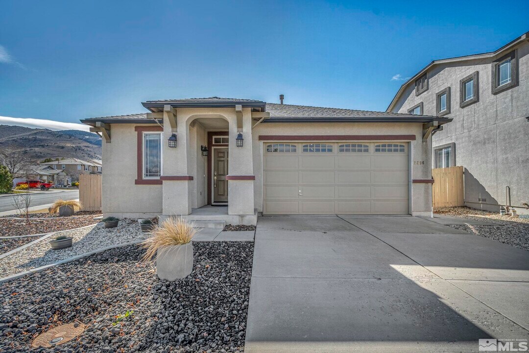 2296 Rio Lobo Ln in Reno, NV - Foto de edificio
