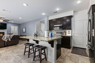 360 Calle Vela in San Marcos, CA - Building Photo - Building Photo