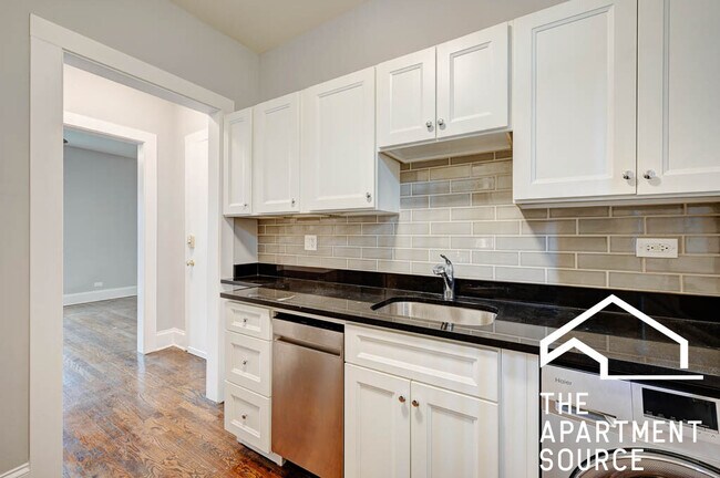 4706 N Racine Ave, Unit 2W in Chicago, IL - Building Photo - Building Photo