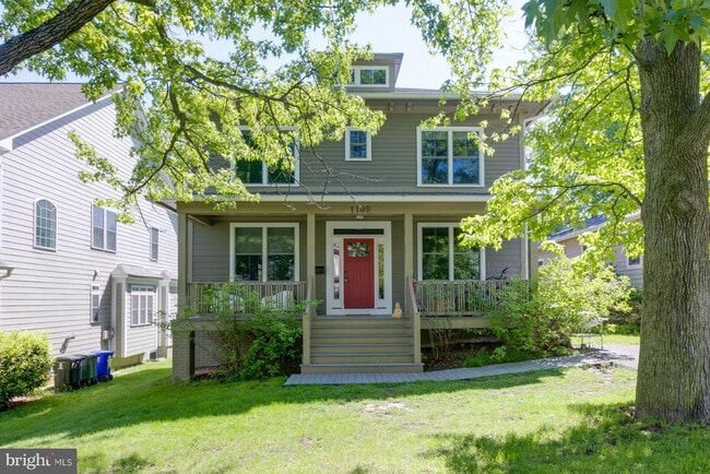 property at 1105 N Sycamore St