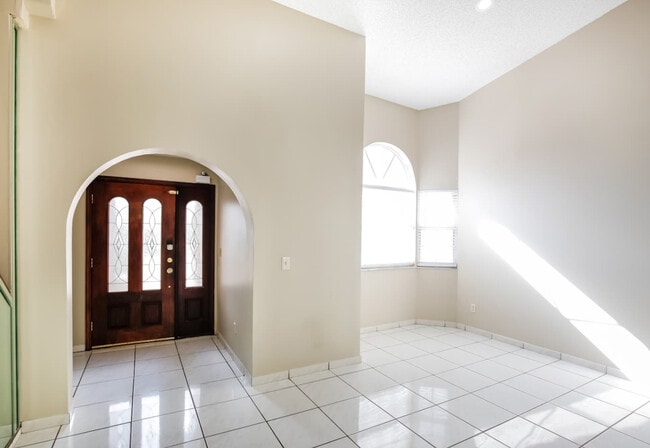 6480 SW 160th Ct in Miami, FL - Foto de edificio - Building Photo