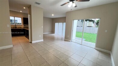 370 NE 34th Ave in Homestead, FL - Building Photo - Building Photo