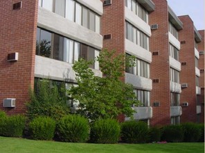 Coventry Court in Spokane, WA - Foto de edificio - Building Photo