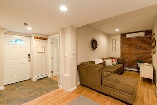 378 Riverway, Unit 1## in Boston, MA - Building Photo